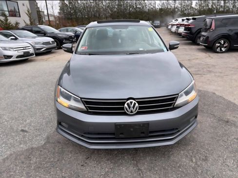 Used 2015 Volkswagen Jetta TDI SEL image 2