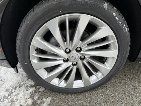 New 2026 Buick Envision Avenir image 9