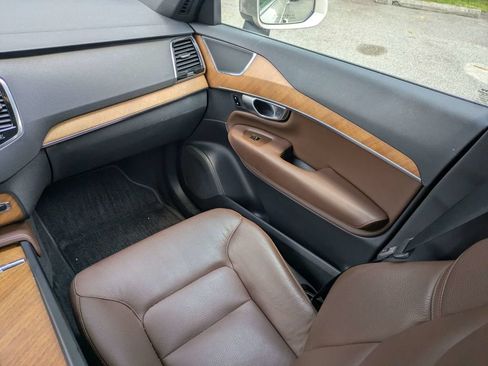 Certified 2023 Volvo XC90 B5 Plus w/ Protection Package Premier AWD/4WD image 18
