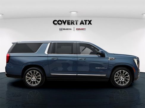Used 2025 GMC Yukon XL Denali w/ Denali Reserve Package image 8