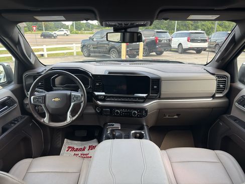 Used 2024 Chevrolet Silverado 1500 LTZ w/ LTZ Premium Package AWD/4WD image 23