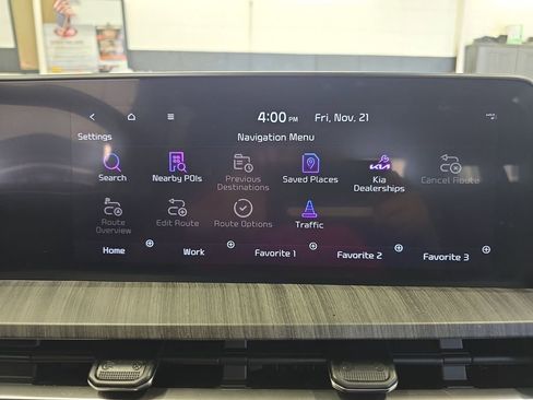 Used 2024 Kia Telluride EX w/ EX Captain's Chair Package image 24