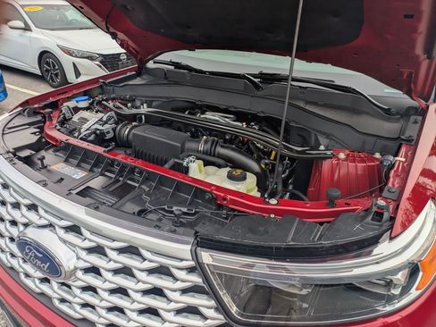 Used 2022 Ford Explorer Platinum w/ Equipment Group 601A RWD image 44