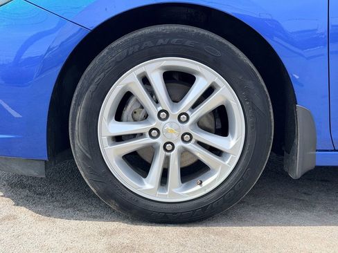 Used 2017 Chevrolet Cruze LT w/ Convenience Package FWD image 26