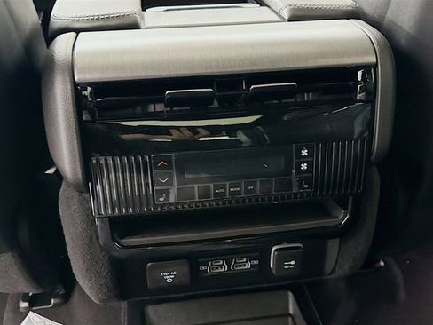 New 2026 Jeep Grand Wagoneer Limited AWD/4WD image 24