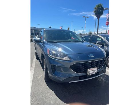 Used 2020 Ford Escape SE FWD image 2