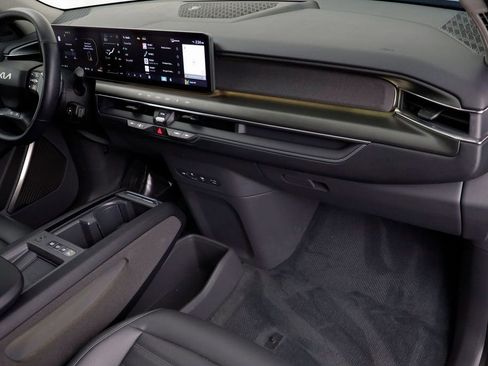 Used 2024 Kia EV9 Land image 24