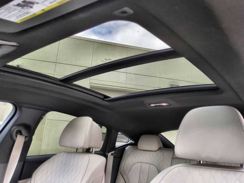 Certified 2023 BMW X6 xDrive40i w/ M Sport Package image 19