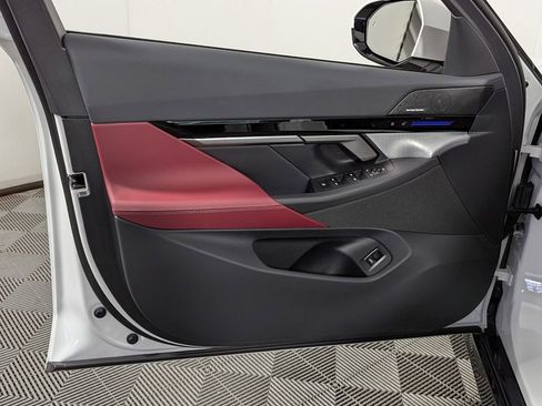 Used 2025 BMW 530i xDrive 530i xDrive w/ M Sport Package image 13