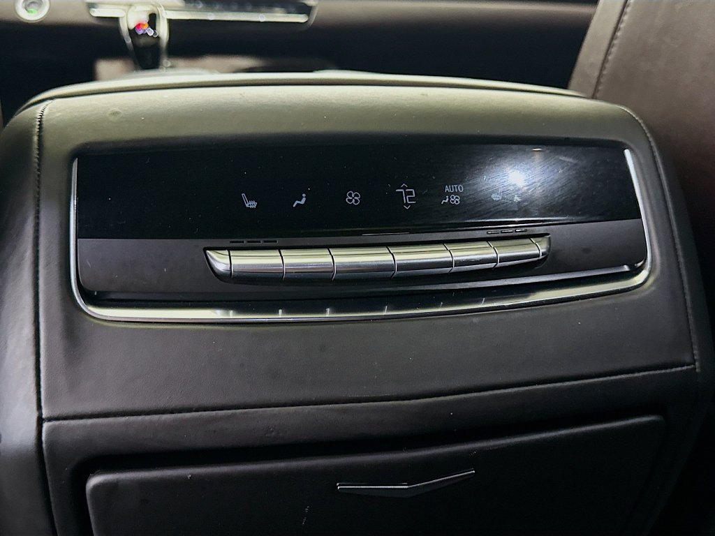 Used 2022 Cadillac Escalade ESV Sport Platinum w/ LPO, ONYX Package AWD/4WD image 29