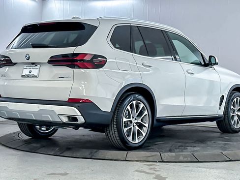New 2026 BMW X5 xDrive40i w/ Climate Comfort Package image 2