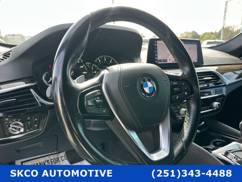 Used 2019 BMW 530i w/ Convenience Package image 19