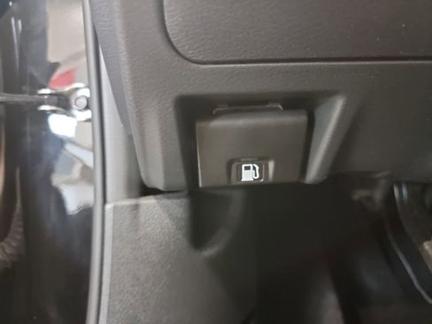 Used 2023 Nissan Sentra SR w/ SR Premium Package FWD image 21