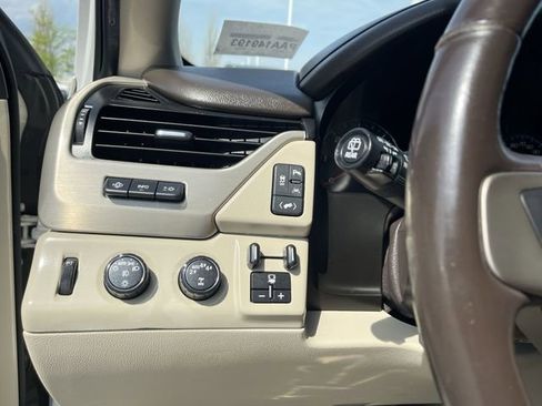 Certified 2018 GMC Yukon XL Denali w/ Open Road Package AWD/4WD image 17
