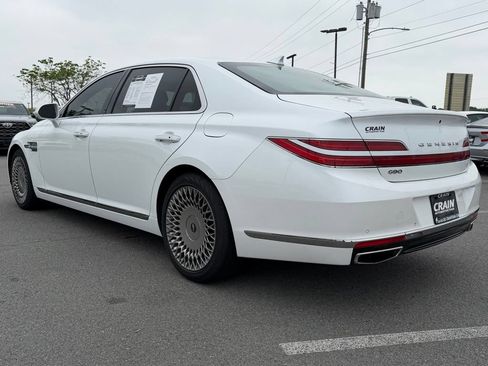 Used 2021 Genesis G90 3.3T Premium RWD image 5