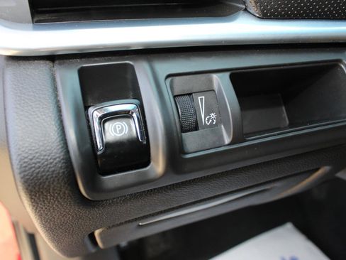 Used 2015 Cadillac XTS Luxury w/ Driver Awareness Package image 27