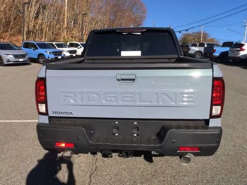 New 2026 Honda Ridgeline Black Edition image 8