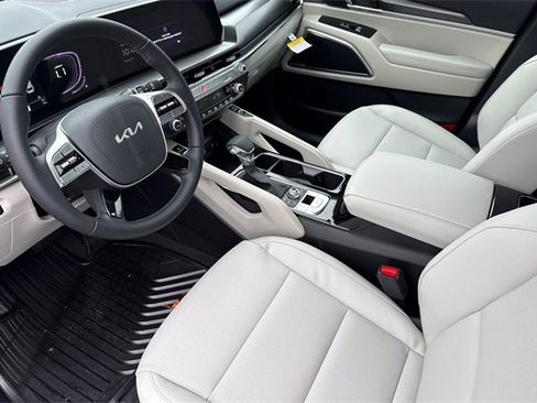 New 2025 Kia Telluride S image 11