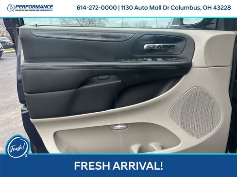 Used 2014 Dodge Grand Caravan SXT image 11