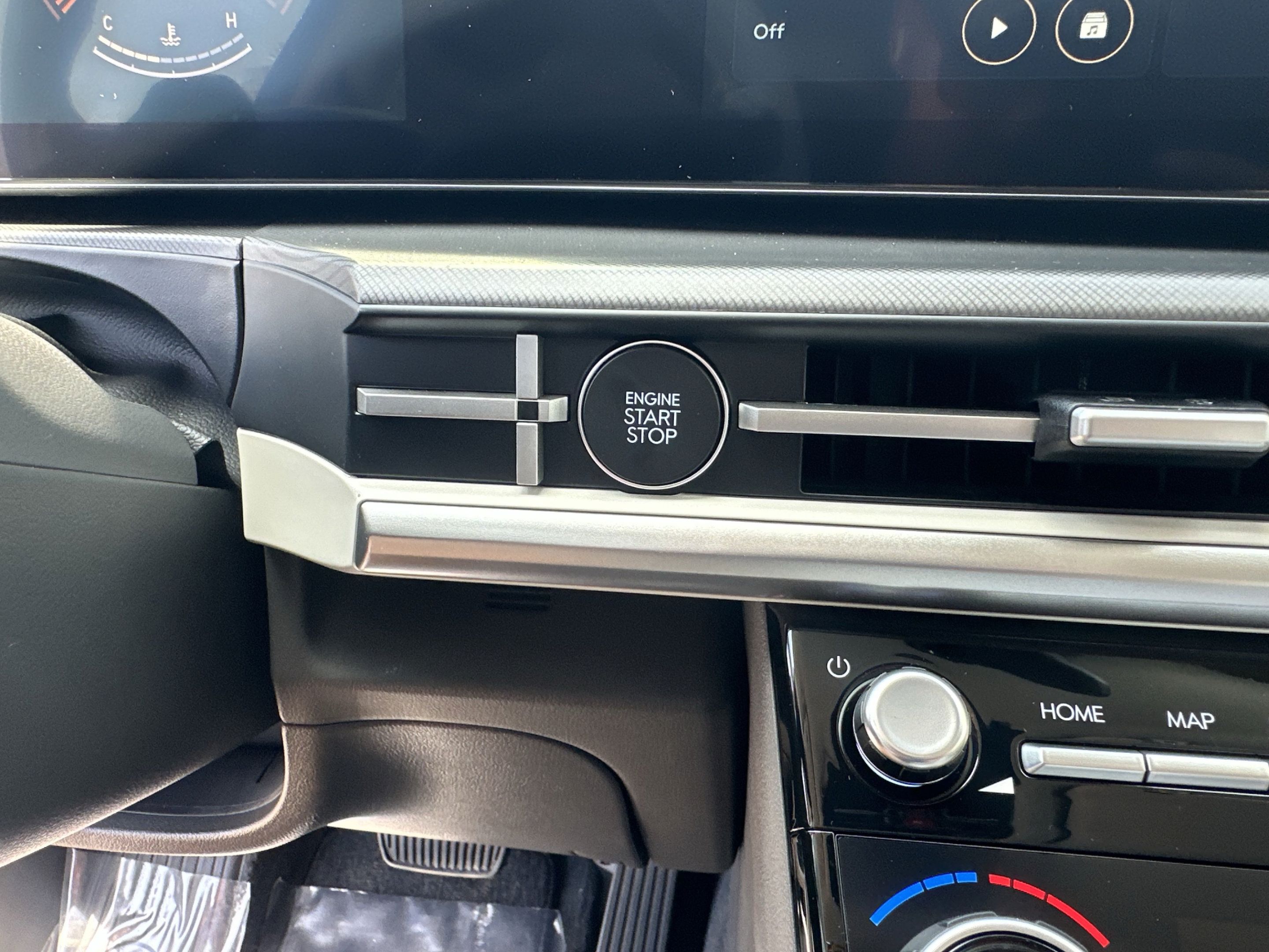 New 2027 Hyundai Santa Fe SEL FWD image 24