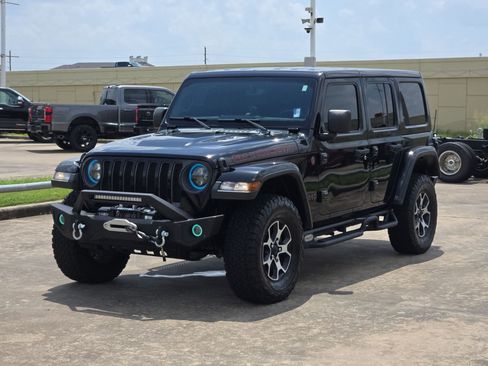 Used 2022 Jeep Wrangler Unlimited Rubicon w/ Cold Weather Group AWD/4WD image 8