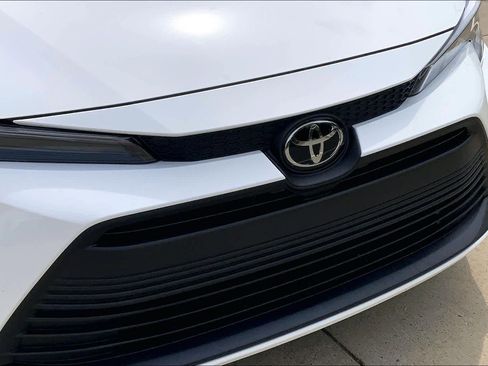Used 2026 Toyota Corolla LE FWD image 31