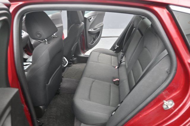 Used 2017 Chevrolet Malibu LT FWD image 19