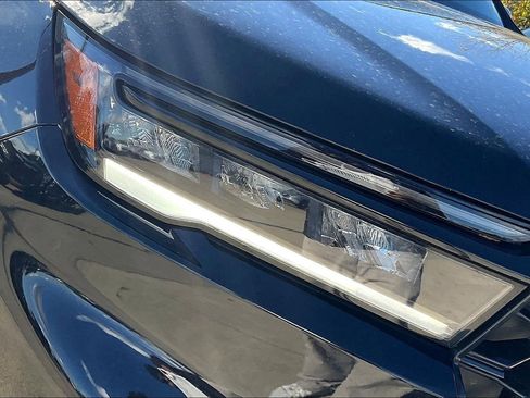 Used 2025 Honda Pilot TrailSport image 32