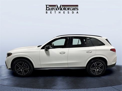 Used 2025 Mercedes-Benz GLC 300 4MATIC image 2