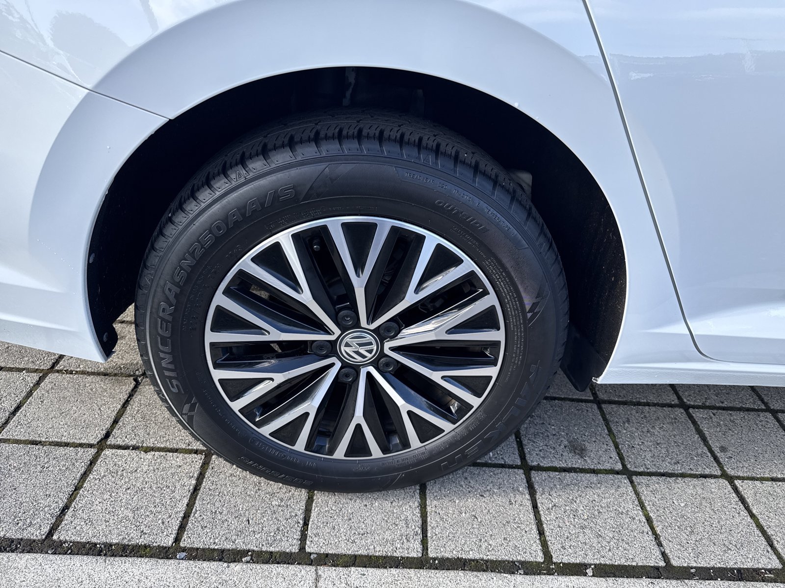 Used 2019 Volkswagen Jetta SEL FWD image 11