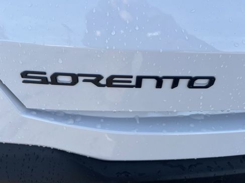 Certified 2025 Kia Sorento SX Prestige w/ Olive Brown Leather Package image 32