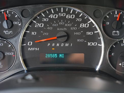 Used 2017 Chevrolet Express 2500 RWD image 26