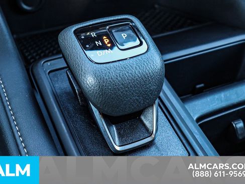 Used 2025 Nissan Pathfinder S image 42