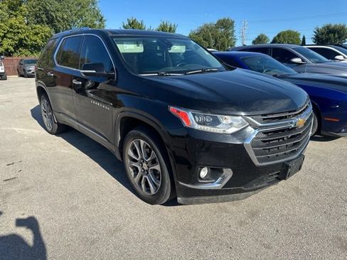 Used 2019 Chevrolet Traverse Premier w/ Driver Confidence II Package FWD image 1