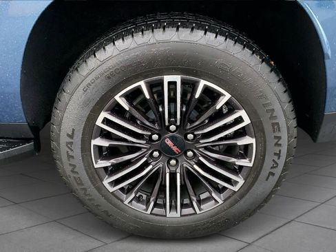 Used 2025 GMC Yukon XL Elevation image 10