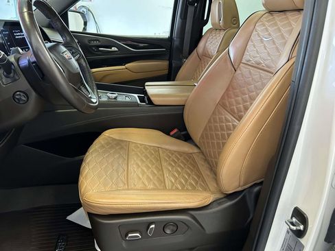 Used 2022 Cadillac Escalade Premium Luxury w/ Performance Package AWD/4WD image 18