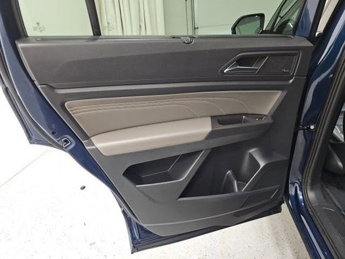 Used 2023 Volkswagen Atlas SEL Premium AWD/4WD image 29
