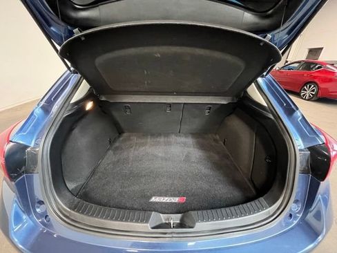 Used 2018 MAZDA MAZDA3 Grand Touring image 14