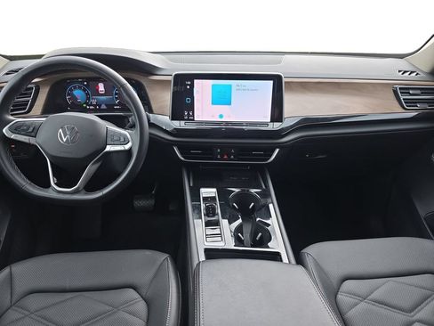 Certified 2025 Volkswagen Atlas SE FWD image 17