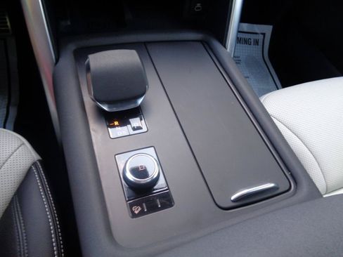 Used 2021 Land Rover Discovery S R-Dynamic AWD/4WD image 11