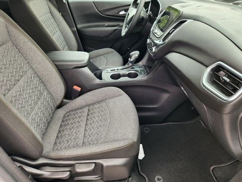 Used 2024 Chevrolet Equinox LT AWD/4WD image 14