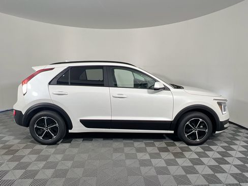 New 2026 Kia Niro LX FWD image 2
