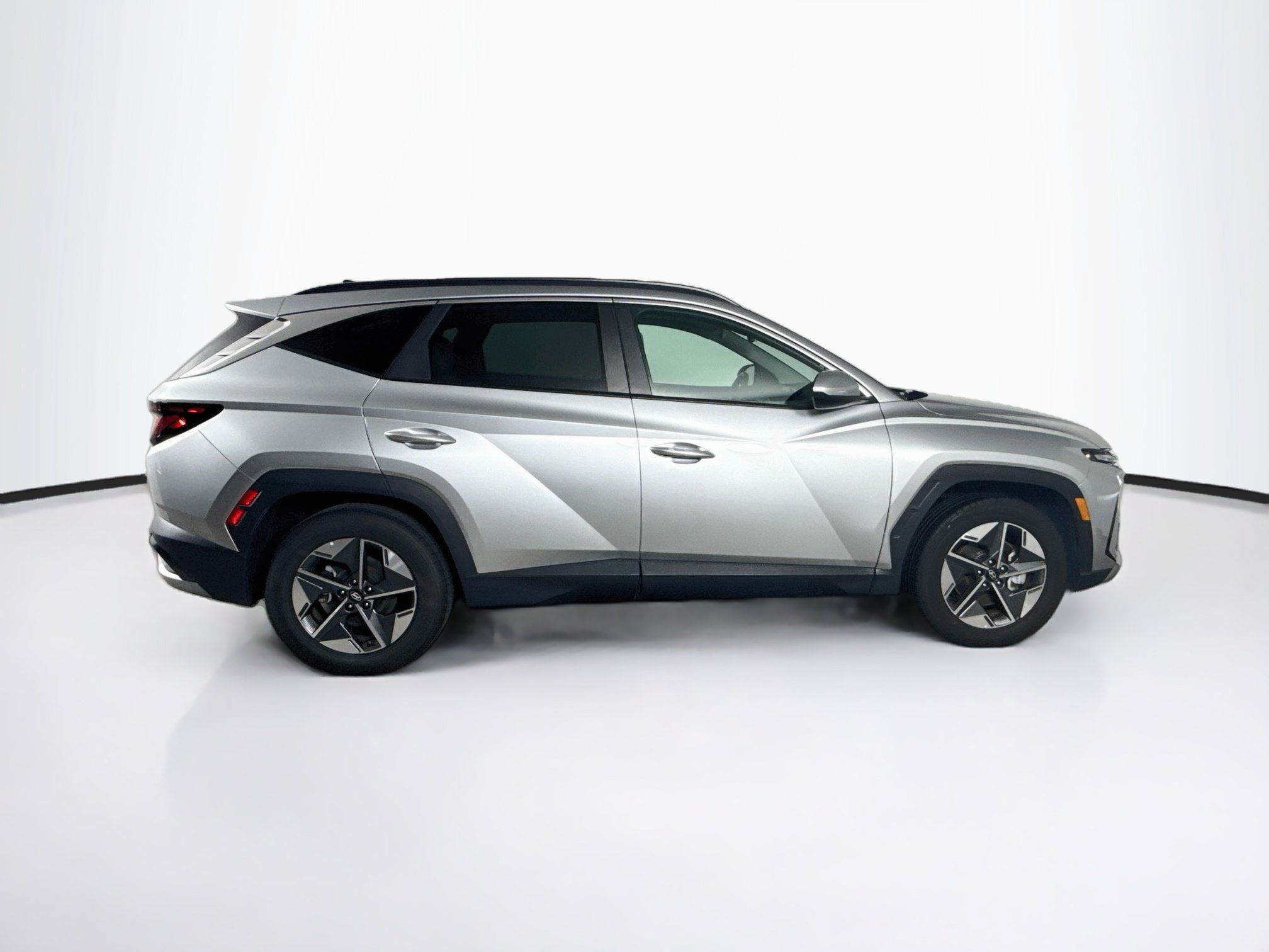 Used 2025 Hyundai Tucson SEL FWD image 2