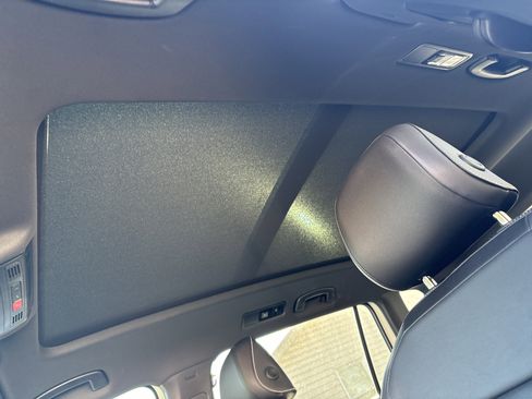 Used 2021 Volkswagen Tiguan SEL Premium R-Line image 30