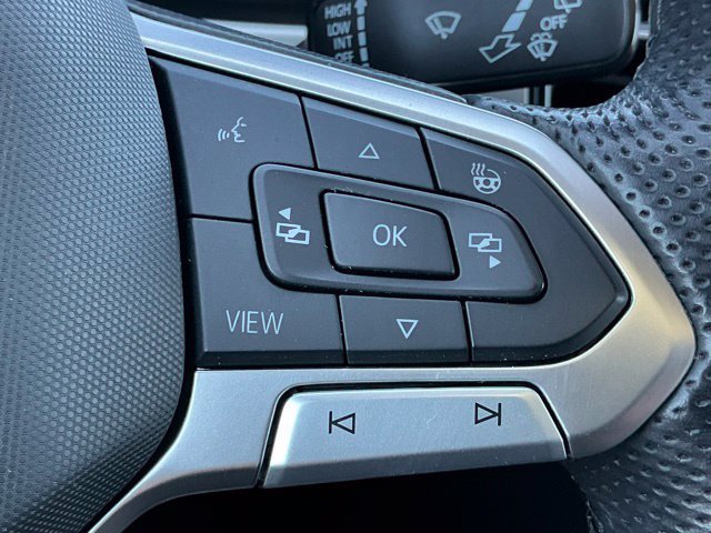 Certified 2023 Volkswagen Atlas SEL R-Line AWD/4WD image 30
