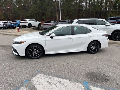 Used 2023 Toyota Camry SE image 35