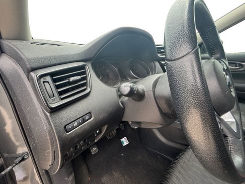 Used 2019 Nissan Rogue S w/ Special Edition Package FWD image 25