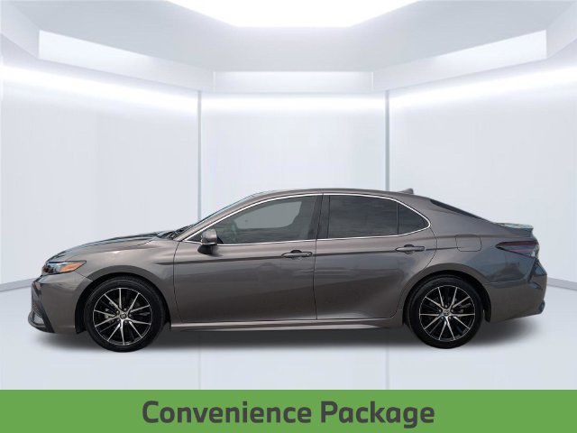 Used 2024 Toyota Camry SE w/ Convenience Package FWD image 2