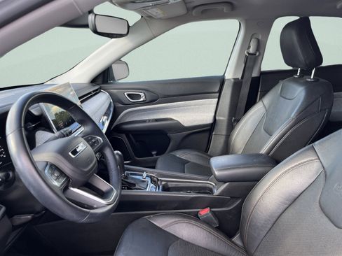 Used 2022 Jeep Compass Latitude image 14