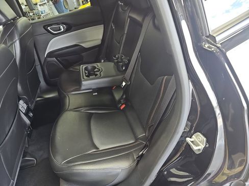 Used 2023 Jeep Compass Limited AWD/4WD image 13